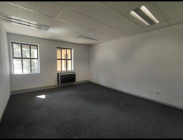 470M² OFFICE TO LET IN BRYANSTON